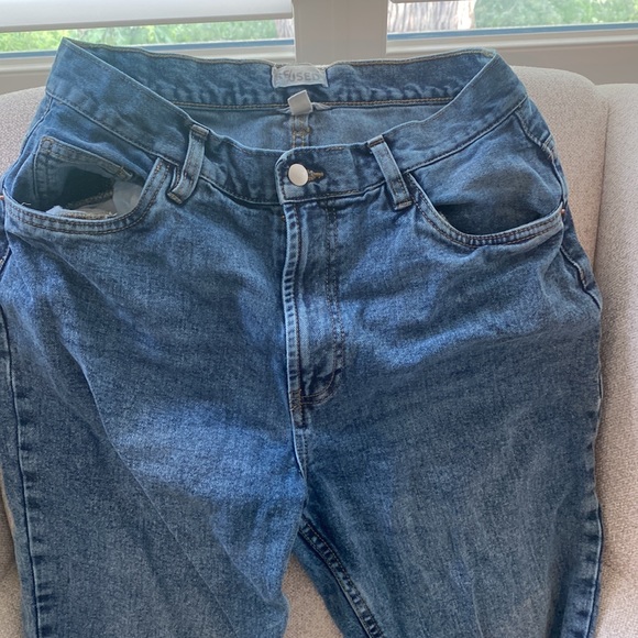 Re/use “mom” Jean - worn once Bought this year from White Cherry Boutique - Picture 3 of 5